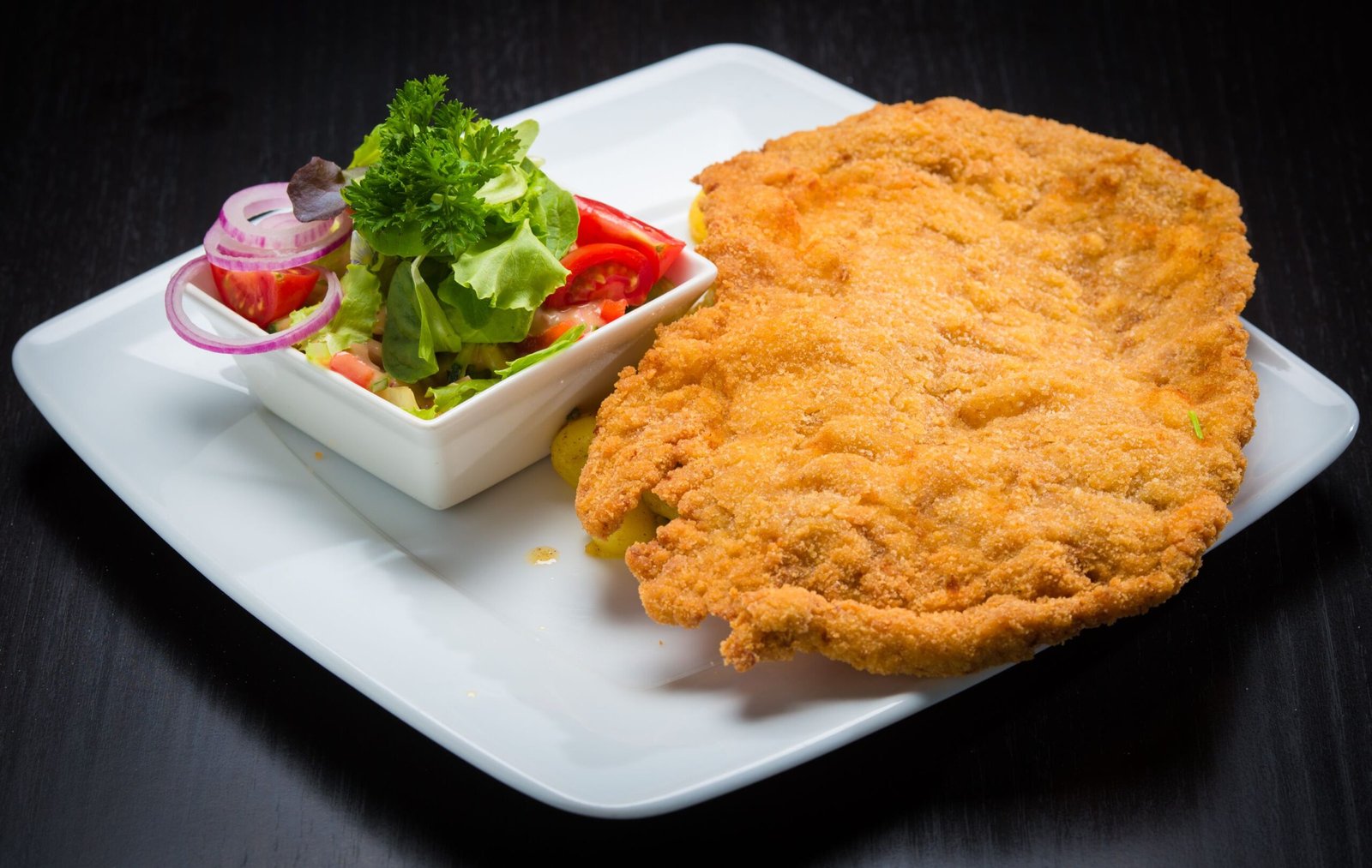 Milanesas de soja con ensalada de zanahoria y choclo