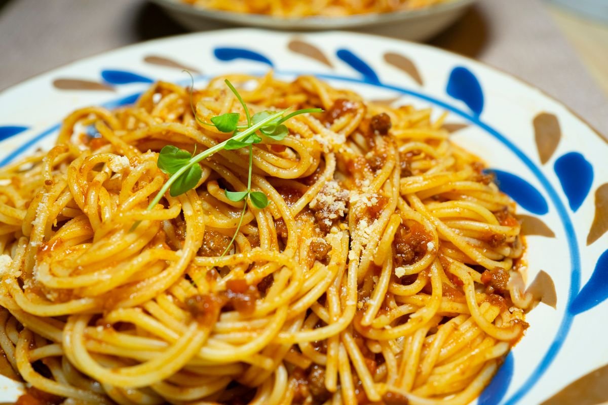 Fideos con salsa boloñesa