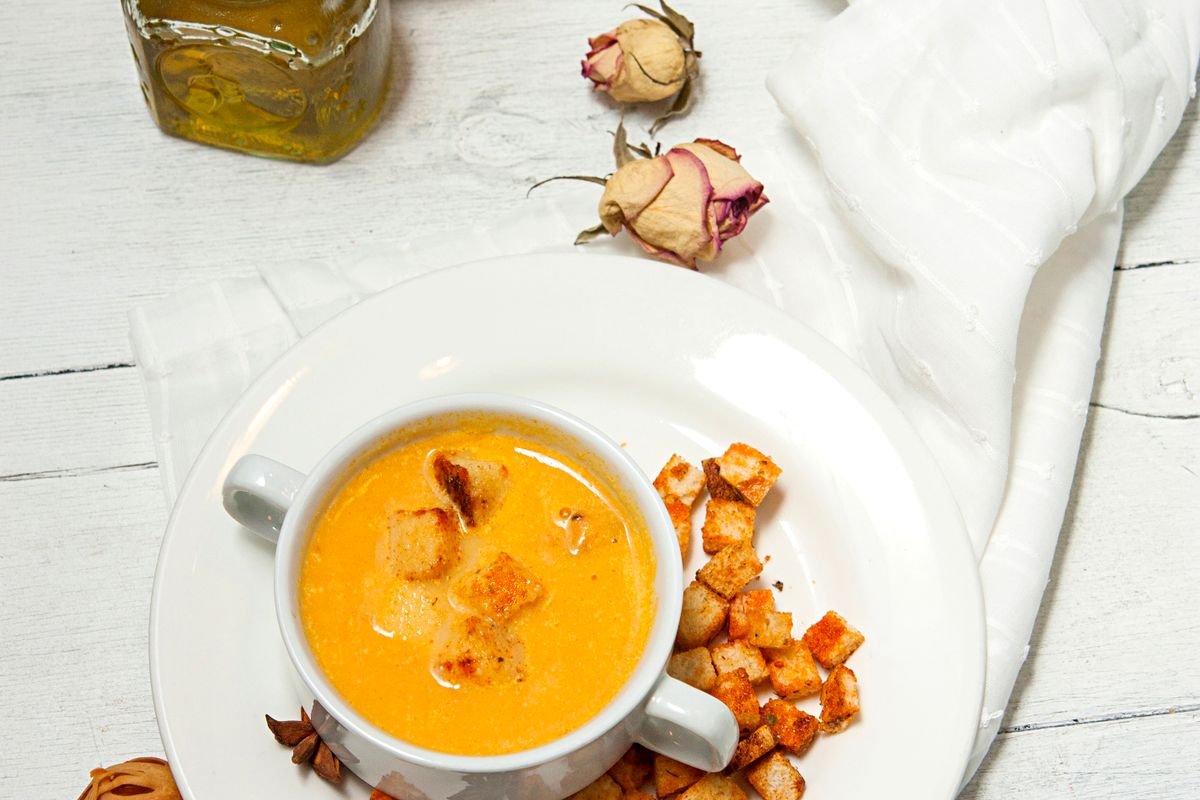 Sopa crema de calabaza con croutones